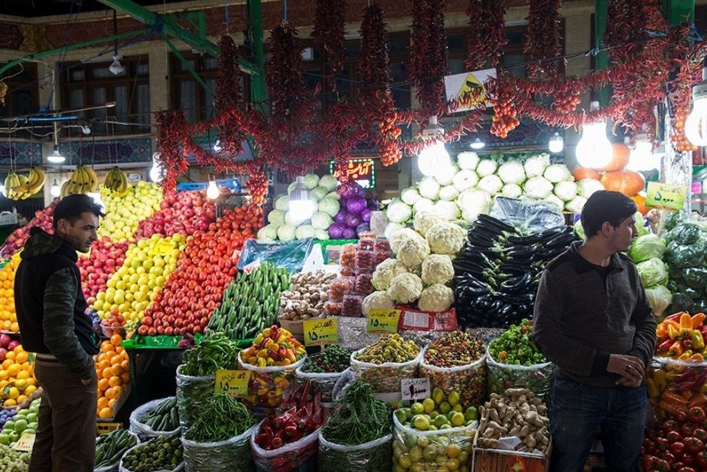 میوه فروشی بازار