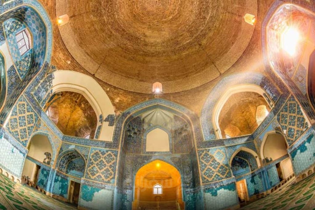 گنبدخانه مسجد کبود