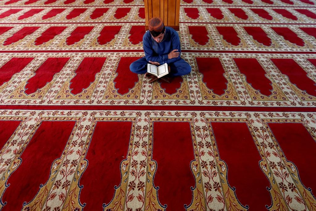 خواندن قرآن در ماه رمضان