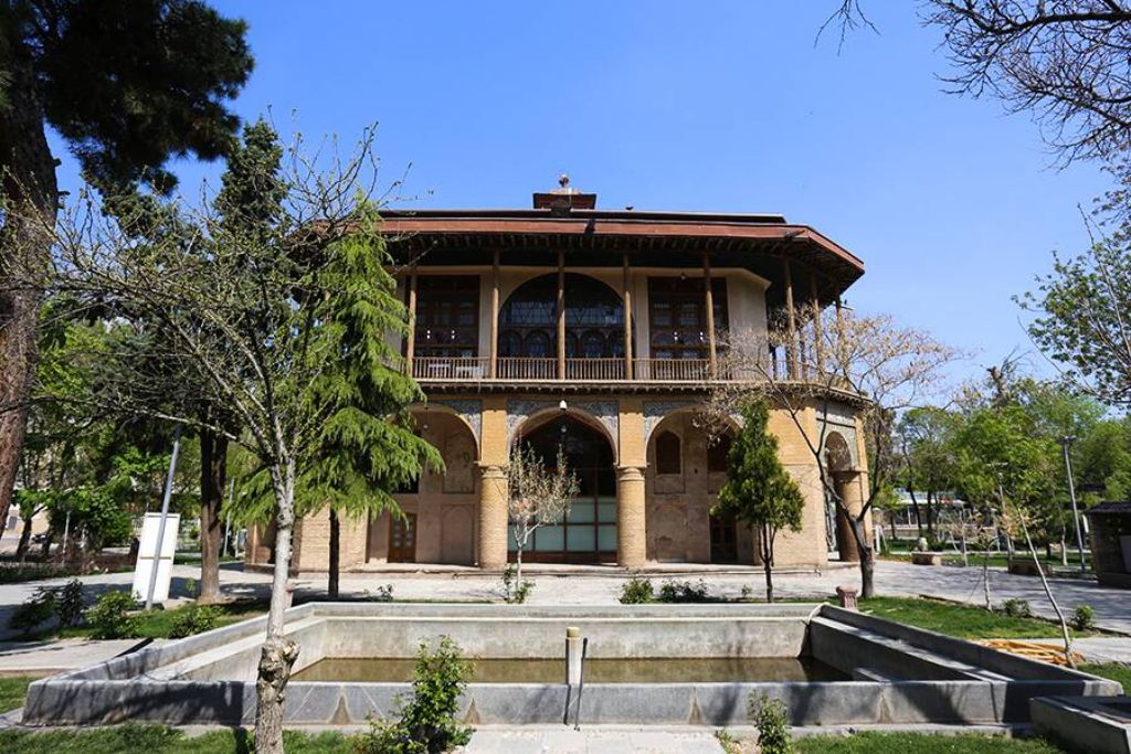 کاخ چهلستون قزوین