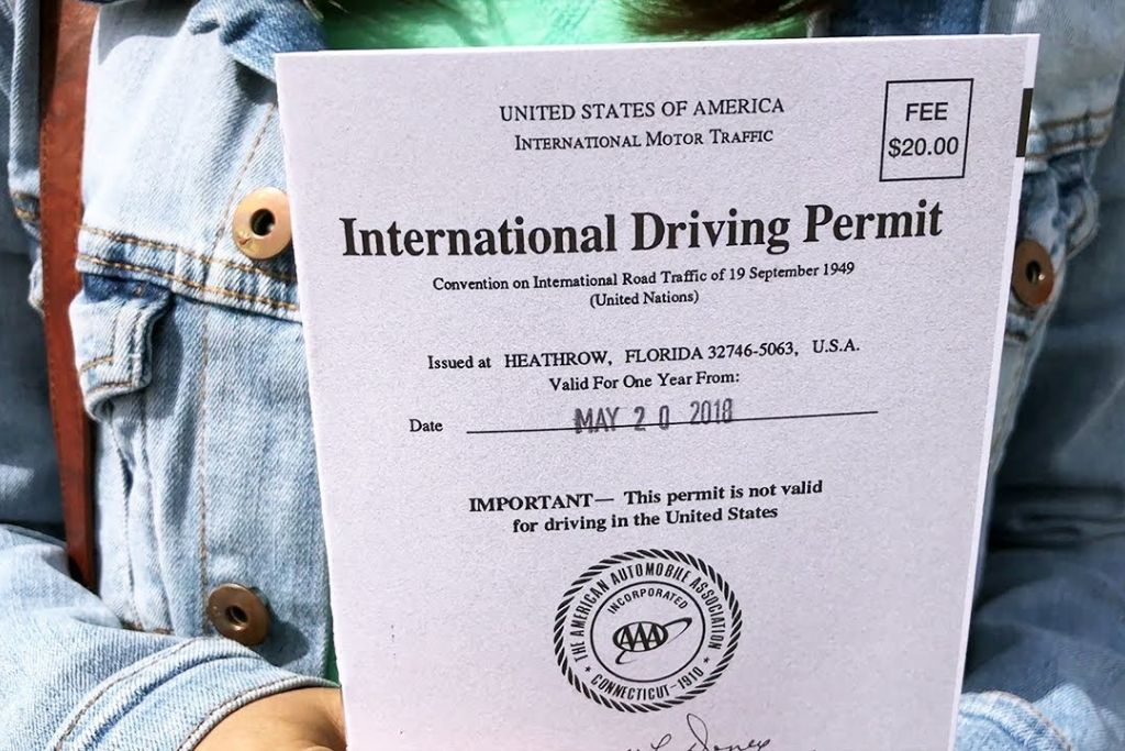 گواهینامه بین المللی رانندگی