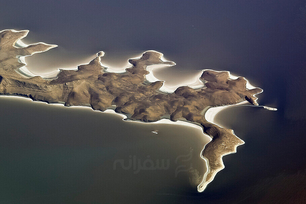 جزیره در دریاچه ارومیه