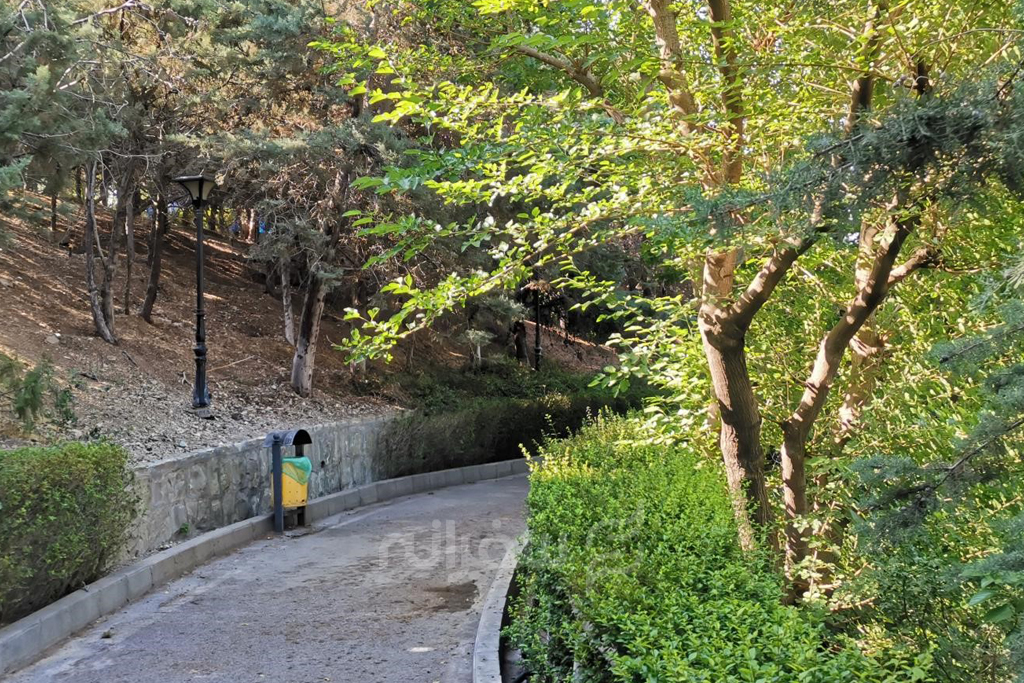 فضای سبز بوستان بهشت مادران