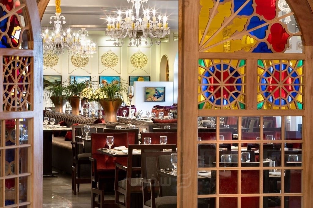 رستوران دیبا هتل اسپیناس پالاس