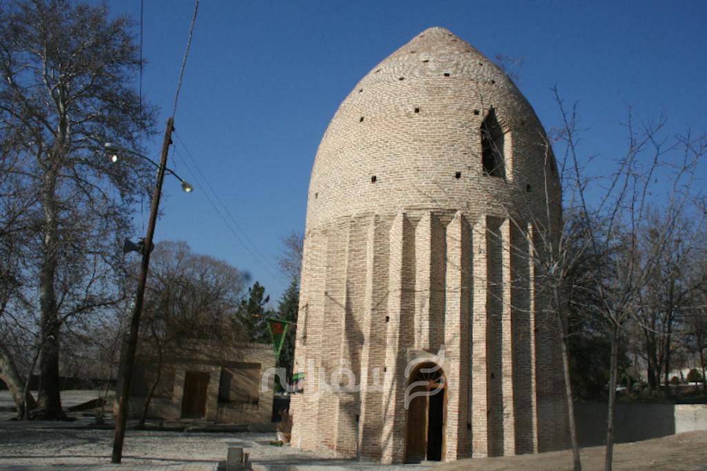 برج مقبره از جاذبه های کردان