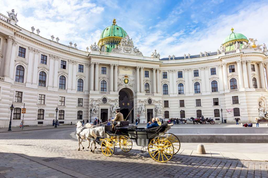 کاخ هافبورگ از جاهای دیدنی اتریش