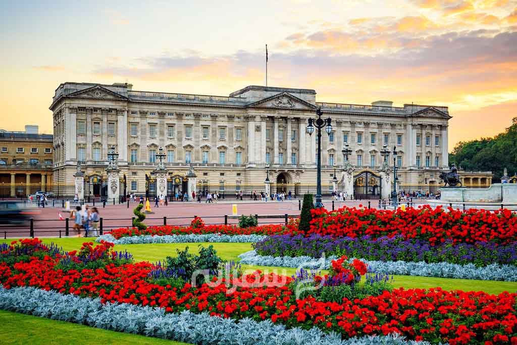 کاخ باکینگهام در انگلیس